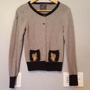 Embroidered knitted dove cardigan